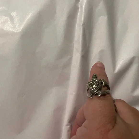 Bundle of rings and a pin - Picture 5 of 6